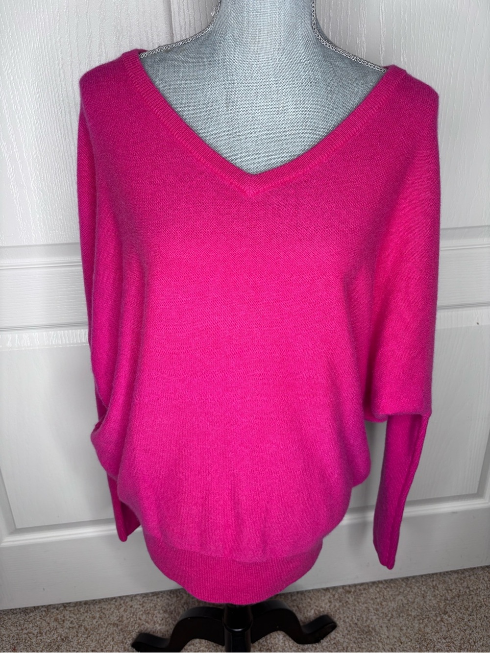Anthropologie Maeve The Charley Cashmere V-Neck Sweater Hot Pink Size S